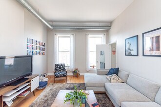 1429 W Chicago Ave in Chicago, IL - Building Photo - Building Photo