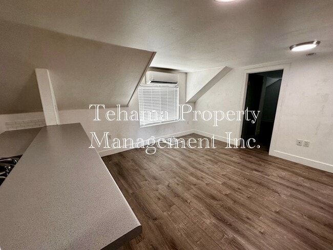 1037 Johnson St in Red Bluff, CA - Building Photo - Building Photo