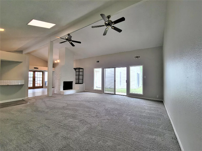 13811 Greenway Dr in Sugar Land, TX - Building Photo