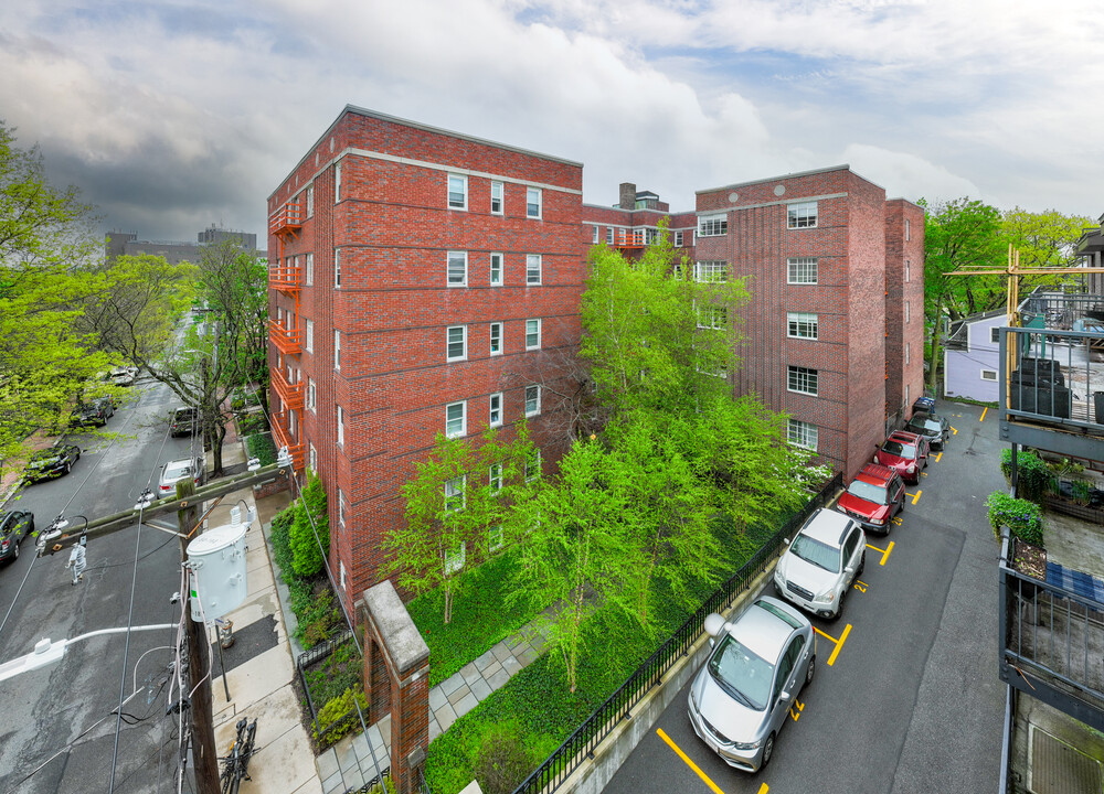 36 Highland Ave in Cambridge, MA - Foto de edificio