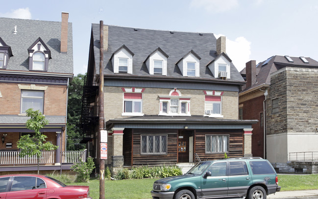 742 N Negley Ave in Pittsburgh, PA - Building Photo - Building Photo