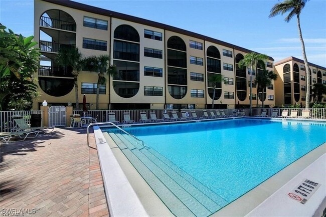 1011 Anglers Cove in Marco Island, FL - Building Photo - Building Photo