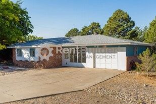 4725 Westridge Pl NE in Albuquerque, NM - Building Photo