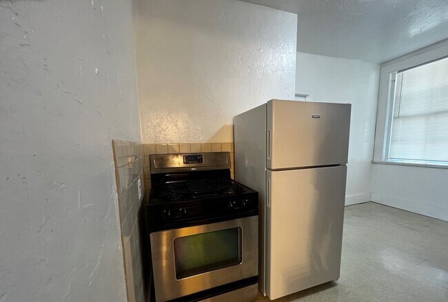 4 Adella Pl, Unit 1 in Boston, MA - Building Photo - Building Photo