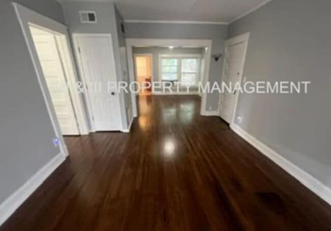 215 W 37th St in Kansas City, MO - Building Photo - Building Photo