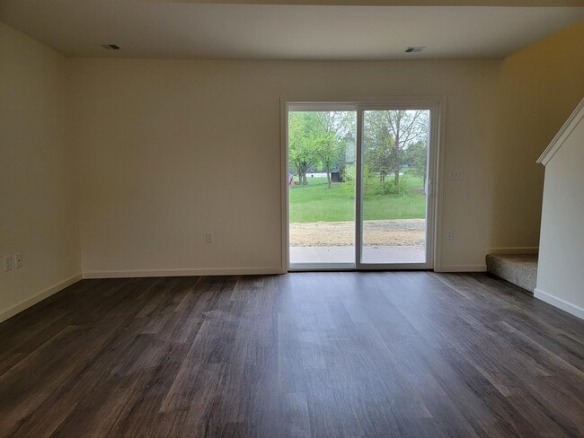 2058 Main St, Unit #3 in Lititz, PA - Foto de edificio - Building Photo