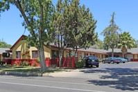 Del Mar Apartments in Merced, CA - Foto de edificio - Building Photo