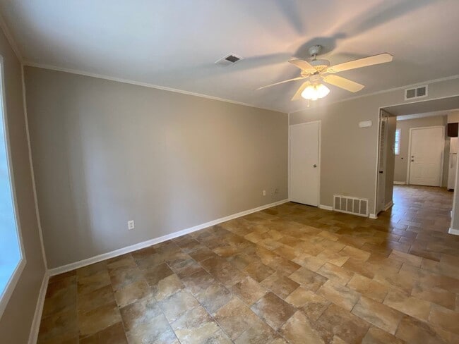 601 Stratford Dr in Jonesboro, AR - Foto de edificio - Building Photo