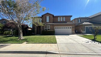 3958 Tournament Dr in Palmdale, CA - Building Photo