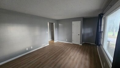 7323 University Ave NE, Unit 7323 in Fridley, MN - Building Photo - Building Photo
