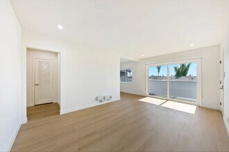 Empire at San Vicente in West Hollywood, CA - Building Photo - Building Photo