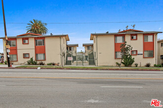 7521 Crenshaw Blvd in Los Angeles, CA - Building Photo - Building Photo