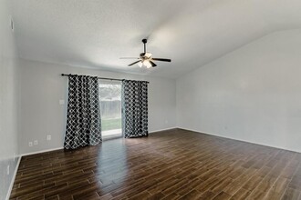 7329 Strawberry Way in Fort Worth, TX - Building Photo - Building Photo