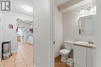 302 College Ave W in Guelph, ON - Building Photo - Building Photo