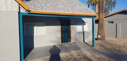 305 E Roeser Rd in Phoenix, AZ - Building Photo - Building Photo