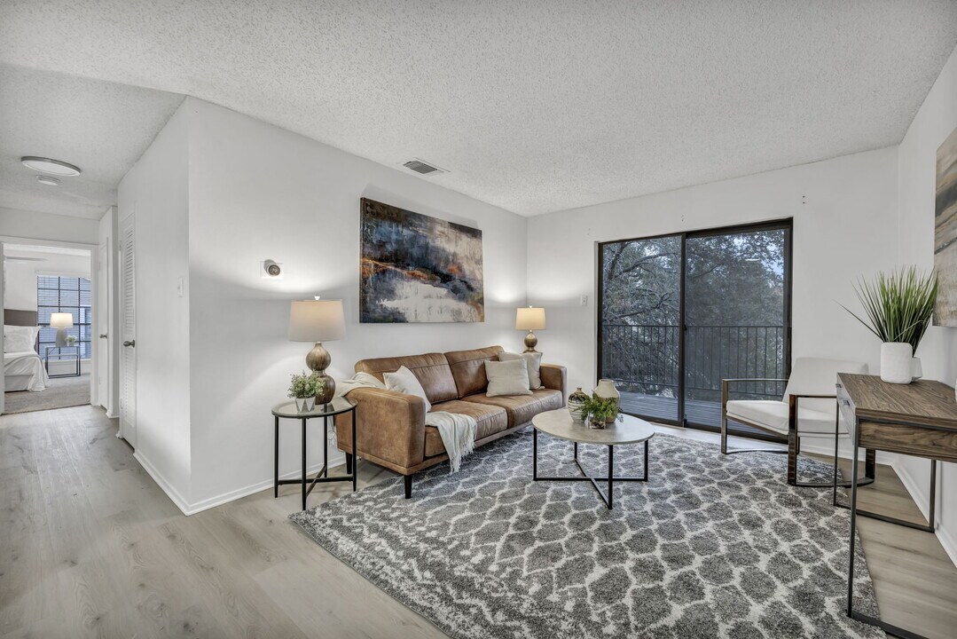 Summit at Henderson Pass in San Antonio, TX - Foto de edificio
