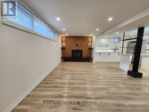 3 Cabot Ct in Aurora, ON - Building Photo - Building Photo