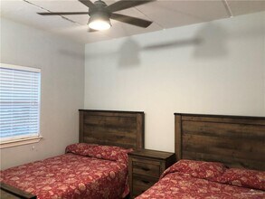 125 E Morningside Dr-Unit -302-B in South Padre Island, TX - Foto de edificio - Building Photo