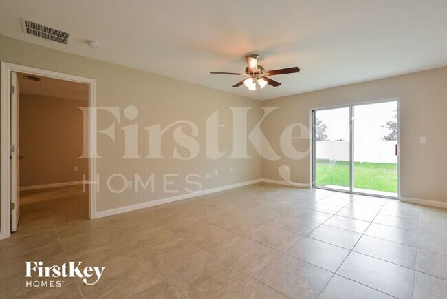 465 Earhart Dr in Davenport, FL - Building Photo - Building Photo