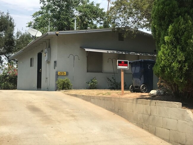 property at 901-905 E High Ave