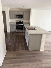 579 NW North Macedo Blvd in Port St. Lucie, FL - Building Photo - Building Photo