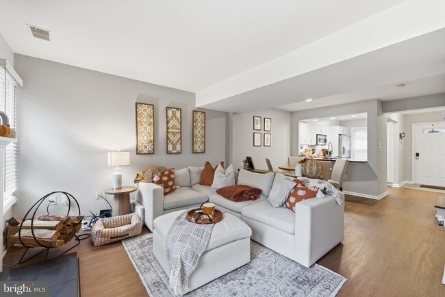 property at 2568 S Arlington Mill Dr