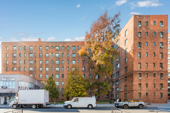 63 Metropolitan Oval in Bronx, NY - Building Photo - Building Photo