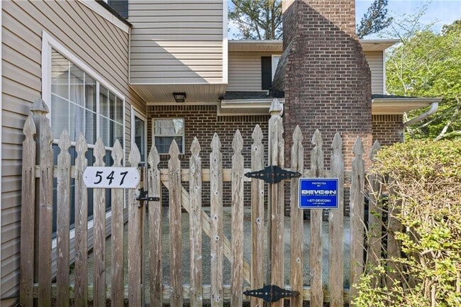 547 Picketts Bend Cir in Marietta, GA - Building Photo - Building Photo