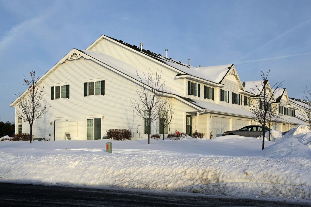 Sundance Villas in Sartell, MN - Foto de edificio