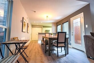 4724 Post Oak Timber Dr in Houston, TX - Building Photo - Building Photo