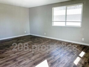 315 Ivy St in Nampa, ID - Building Photo - Building Photo
