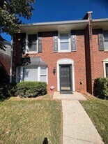 6123 Queen Anne Ct in Norcross, GA - Building Photo