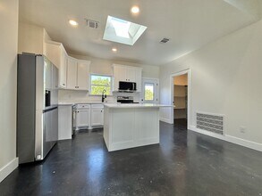 329 Canyon Springs Dr in Canyon Lake, TX - Building Photo - Building Photo
