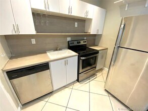 408 NE 7th Ave-Unit -7 in Fort Lauderdale, FL - Building Photo - Building Photo
