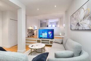 3964 R. Saint-Denis in Montréal, QC - Building Photo