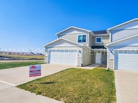 2001 Adler Ct in De Soto, IA - Building Photo