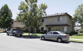 801-807 S Claudina St in Anaheim, CA - Building Photo