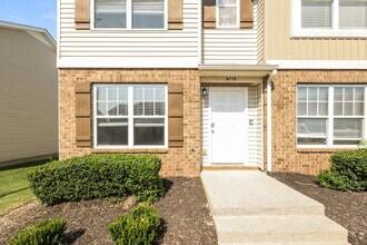8035 Logan Dr in La Vergne, TN - Building Photo - Building Photo
