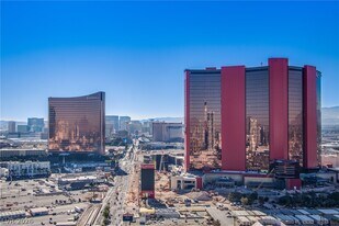 2700 S Las Vegas Blvd in Las Vegas, NV - Building Photo