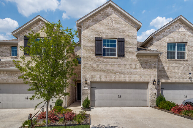 property at 528 Hutchinson Ln