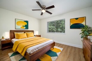 Beacon Pointe Apartments in Birmingham, AL - Building Photo