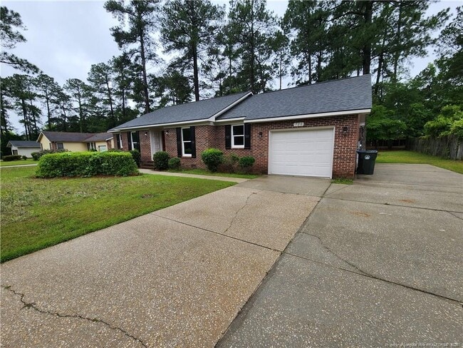 726 Maxine St in Fayetteville, NC - Building Photo - Building Photo