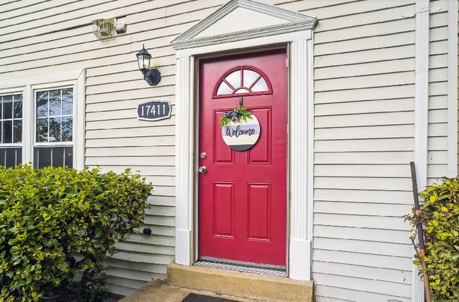 property at 17411 Pipers Way
