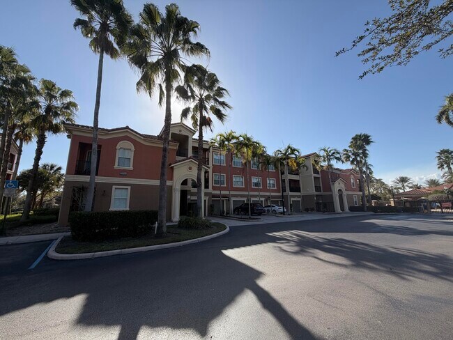 4600 SW 160th Ave in Miramar, FL - Foto de edificio - Building Photo