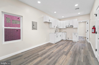 335 Spring St in Trenton, NJ - Foto de edificio - Building Photo