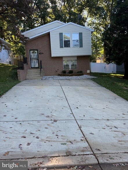 1610 Opus Ave in Capitol Heights, MD - Building Photo
