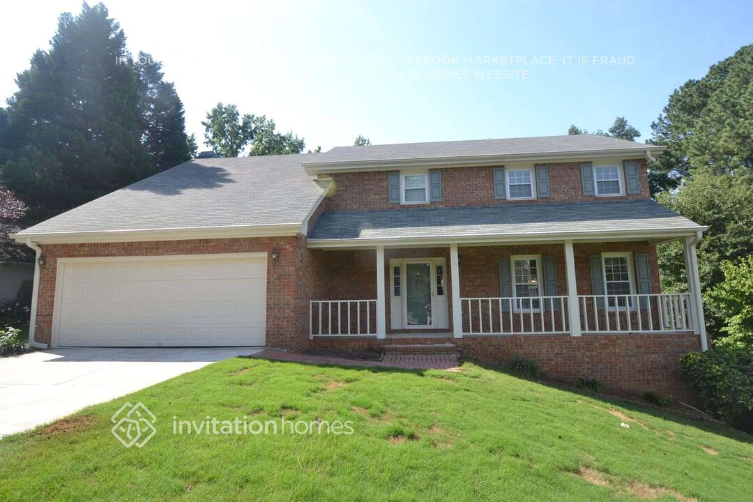 373 Golfcrest Dr SE in Conyers, GA - Building Photo