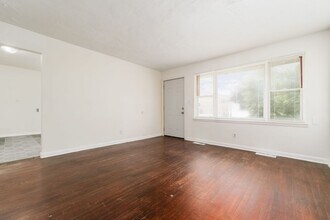 1726 E Blake Ave in Columbus, OH - Building Photo - Building Photo