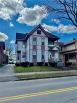70 Alexander St in Rochester, NY - Building Photo