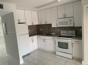 5420 W 26th Ave in Hialeah, FL - Building Photo - Building Photo